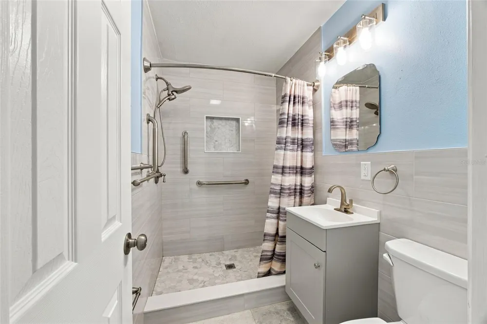 7557 18TH AVENUE St Petersburg, FL 33710