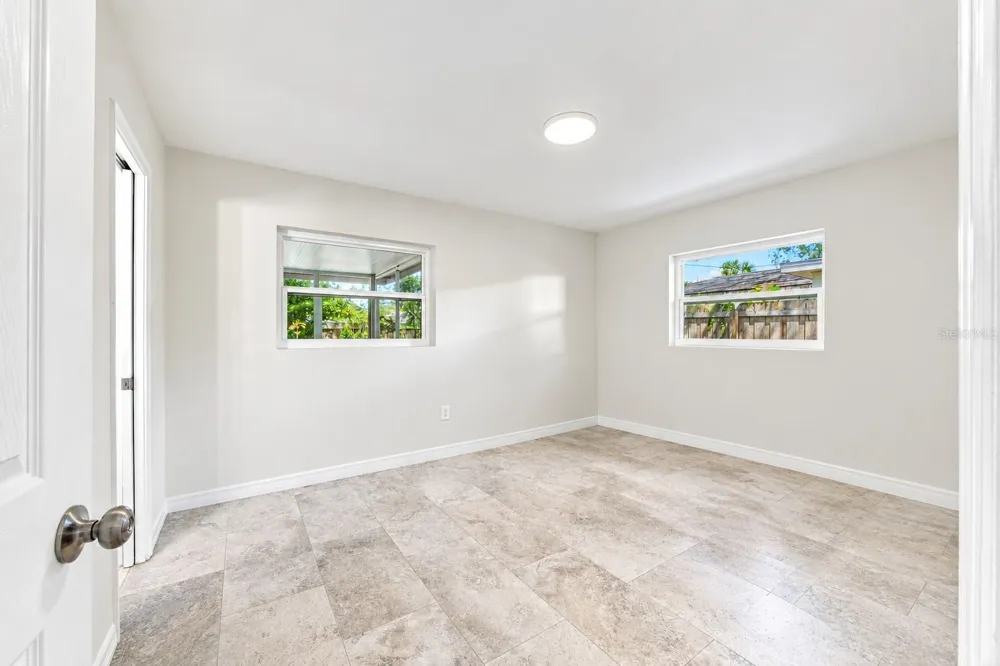 7557 18TH AVENUE St Petersburg, FL 33710