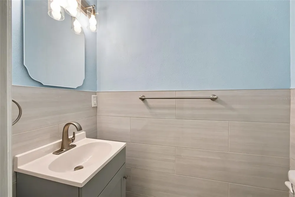7557 18TH AVENUE St Petersburg, FL 33710