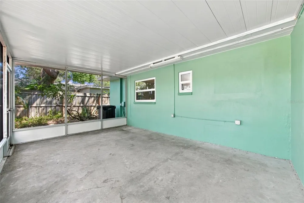 7557 18TH AVENUE St Petersburg, FL 33710