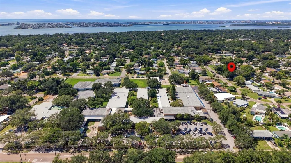 7557 18TH AVENUE St Petersburg, FL 33710