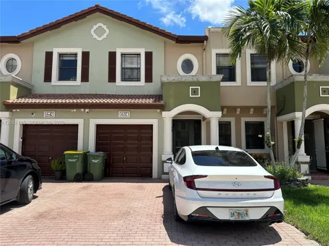 627 NE 35th Ave