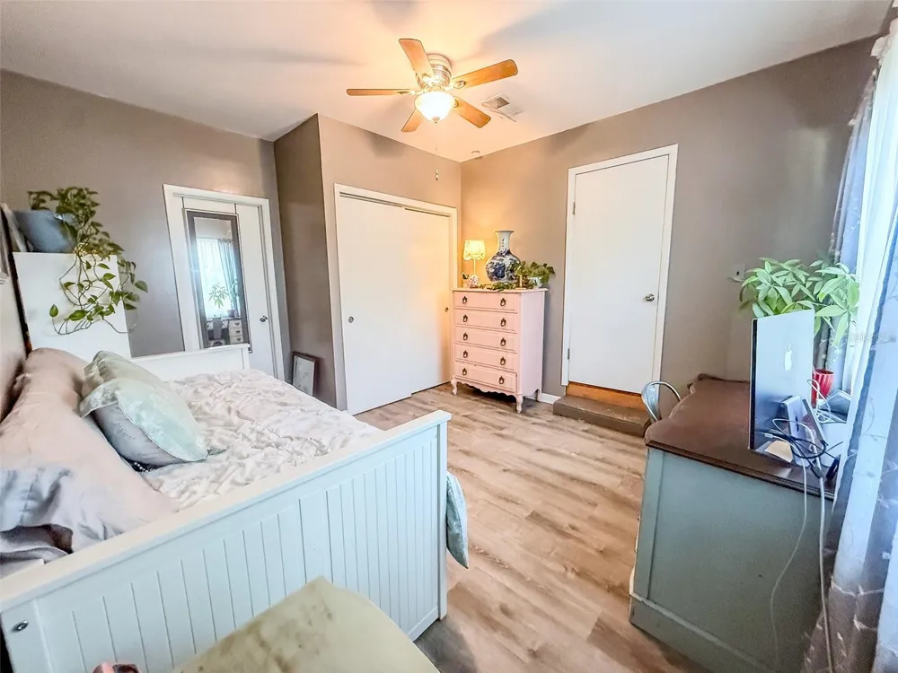 102 GLEN RIDGE AVENUE Temple Terrace, FL 33617