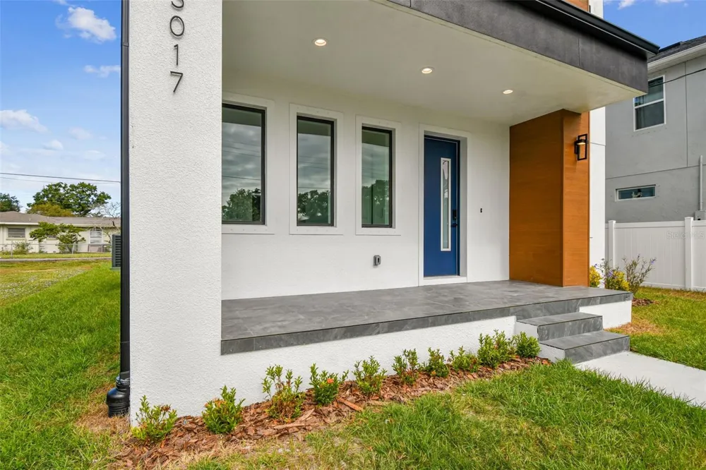 3017 W SPRUCE STREET Tampa, FL 33607