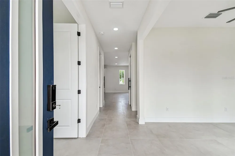 3017 W SPRUCE STREET Tampa, FL 33607