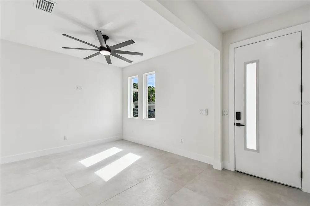 3017 W SPRUCE STREET Tampa, FL 33607