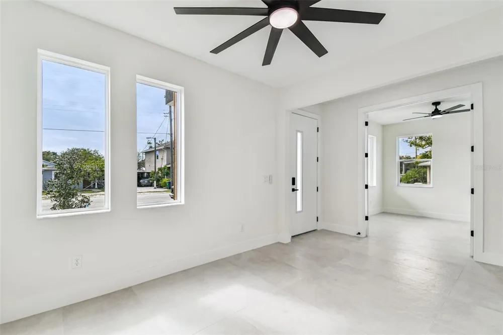 3017 W SPRUCE STREET Tampa, FL 33607