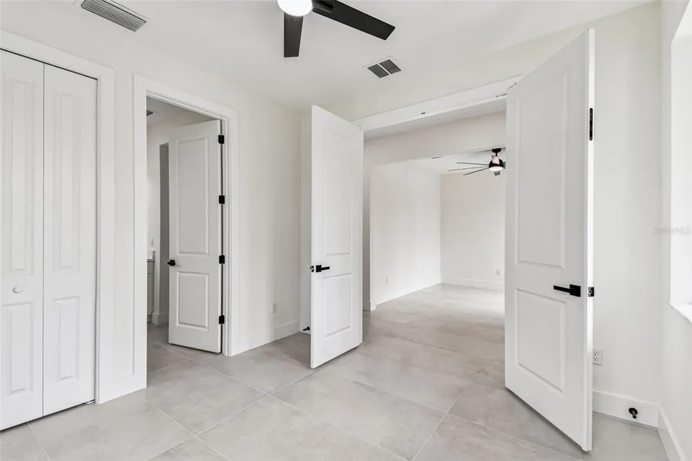 3017 W SPRUCE STREET Tampa, FL 33607