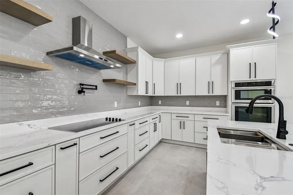 3017 W SPRUCE STREET Tampa, FL 33607
