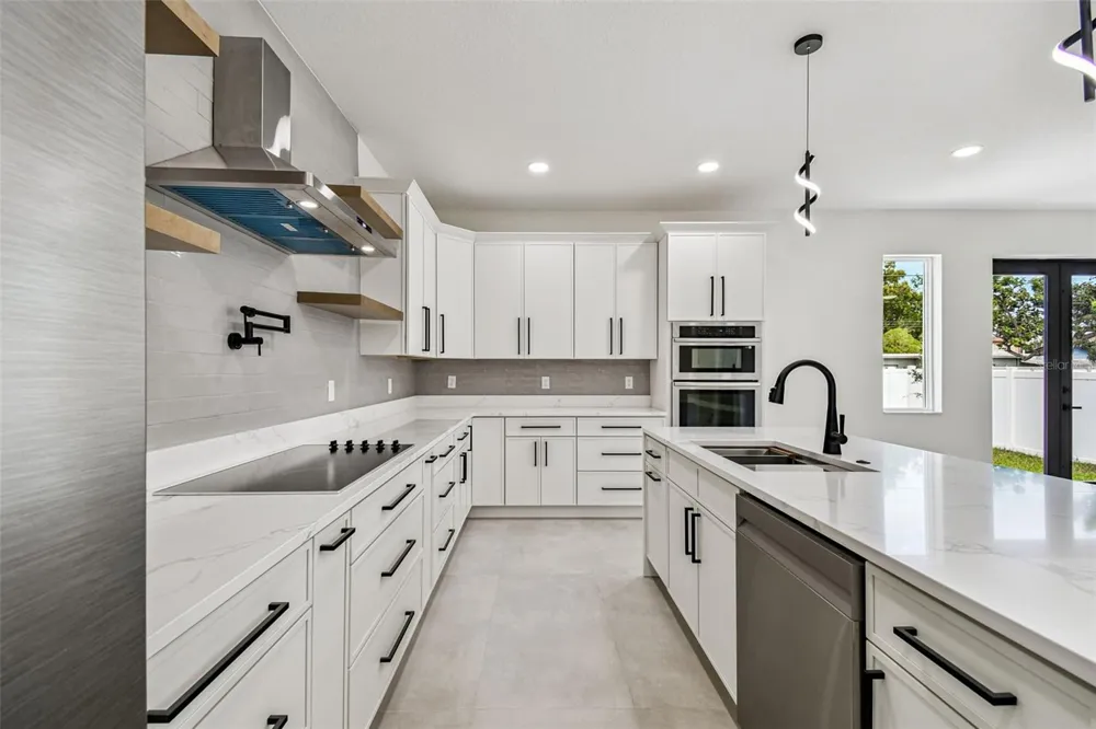 3017 W SPRUCE STREET Tampa, FL 33607
