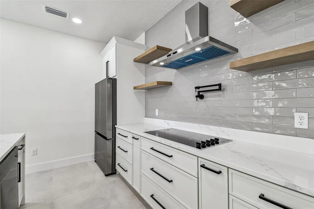3017 W SPRUCE STREET Tampa, FL 33607