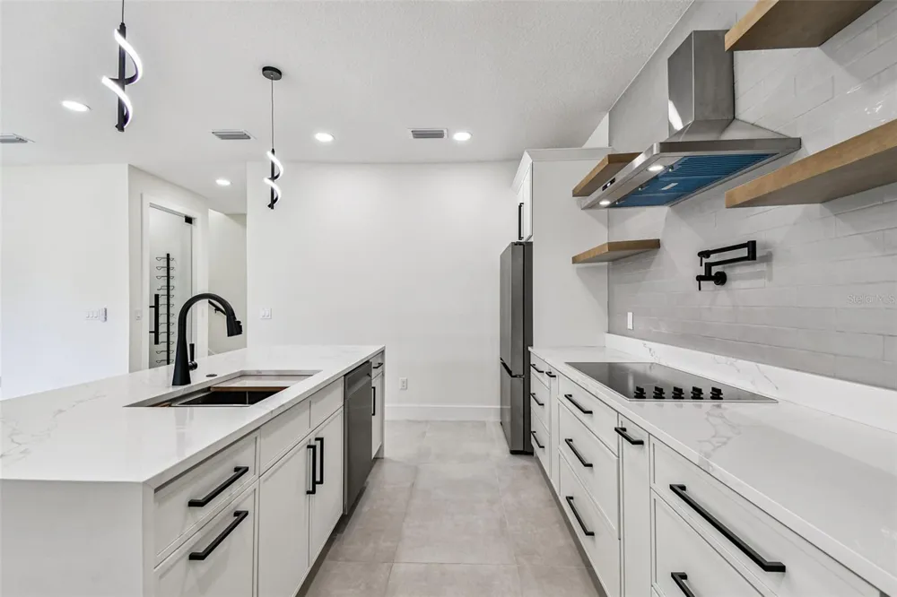 3017 W SPRUCE STREET Tampa, FL 33607
