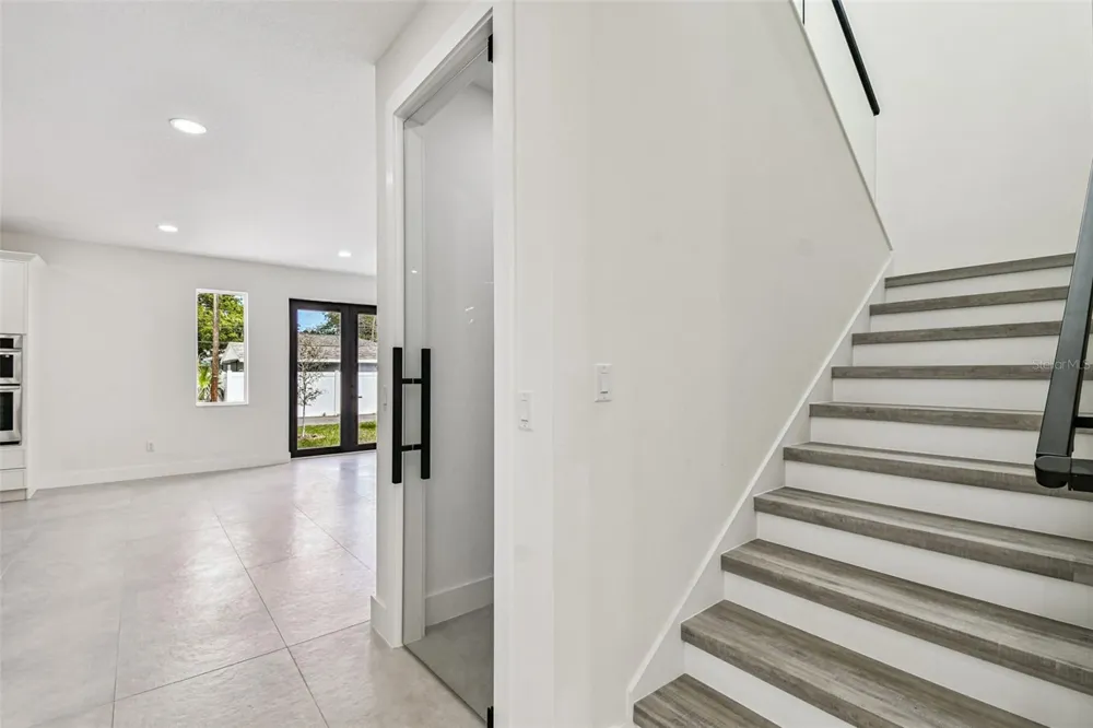 3017 W SPRUCE STREET Tampa, FL 33607