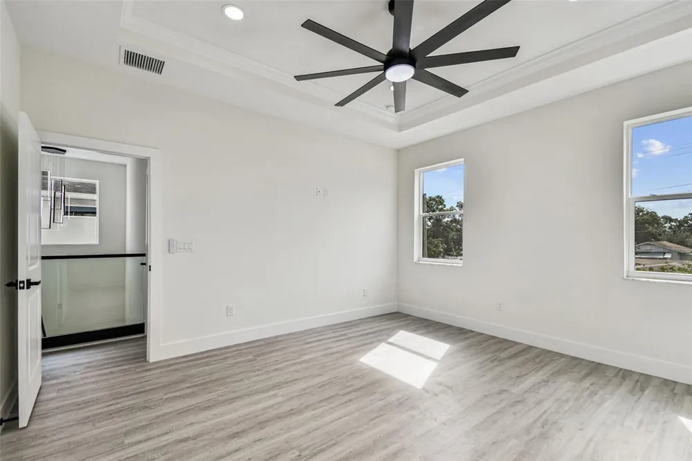 3017 W SPRUCE STREET Tampa, FL 33607