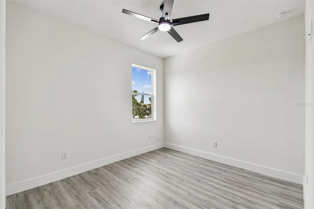 3017 W SPRUCE STREET Tampa, FL 33607