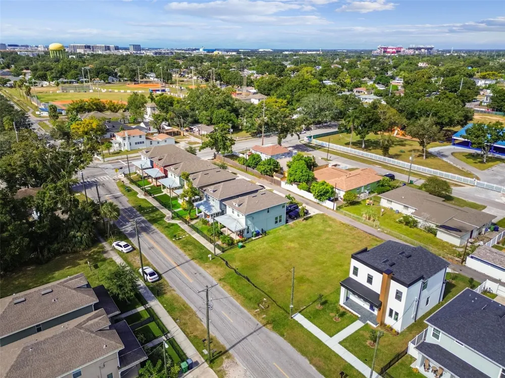 3017 W SPRUCE STREET Tampa, FL 33607
