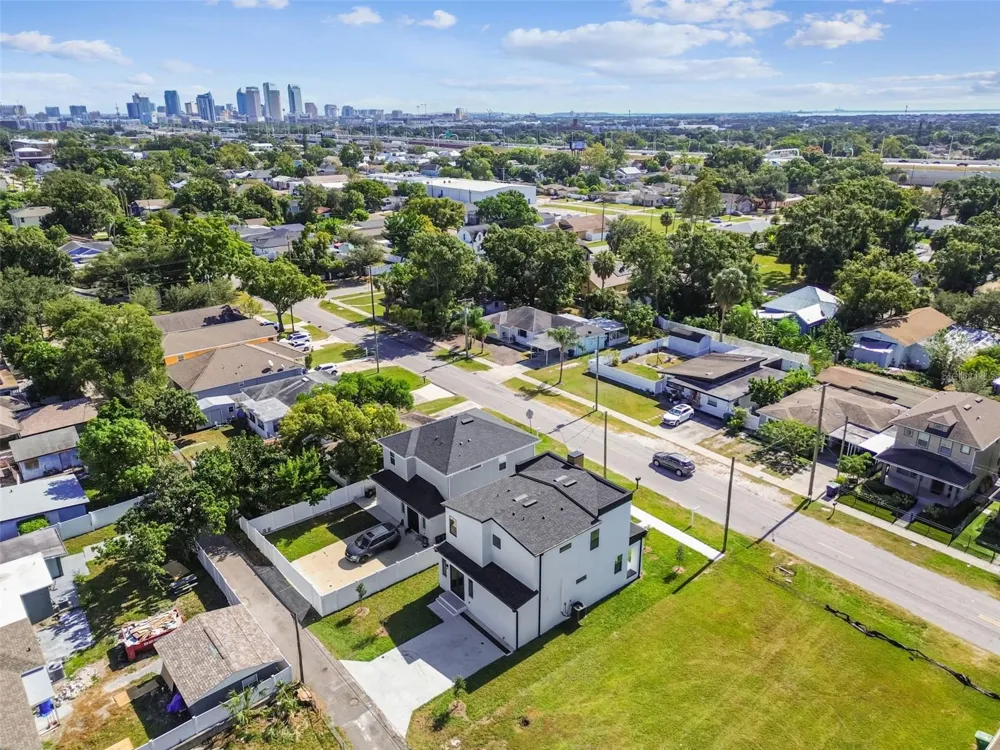 3017 W SPRUCE STREET Tampa, FL 33607