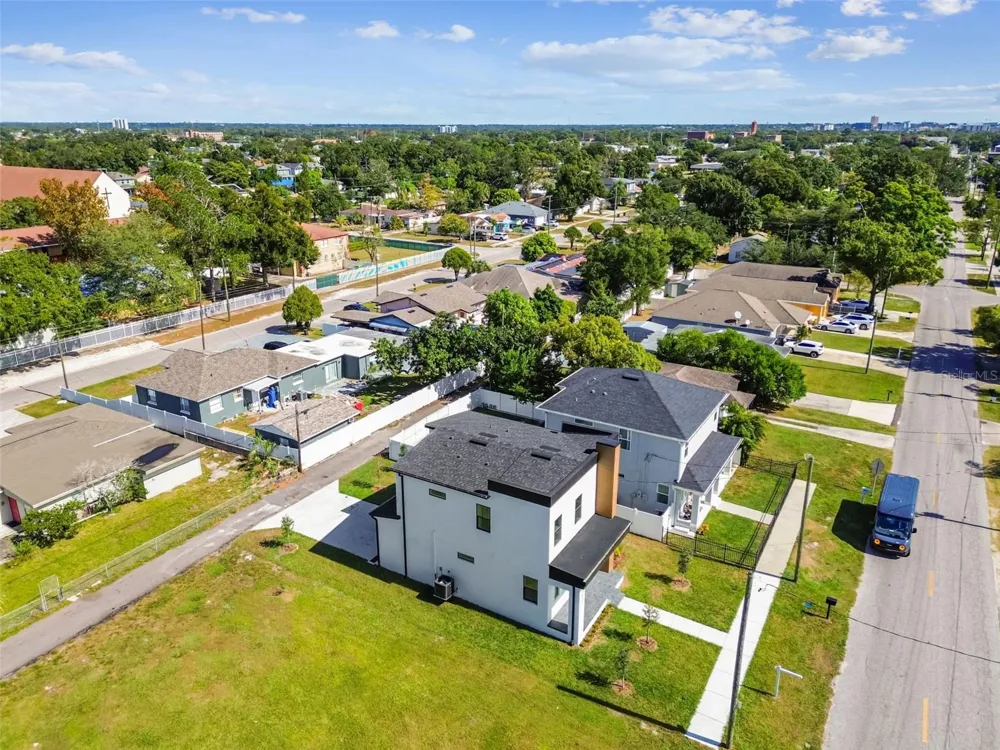 3017 W SPRUCE STREET Tampa, FL 33607