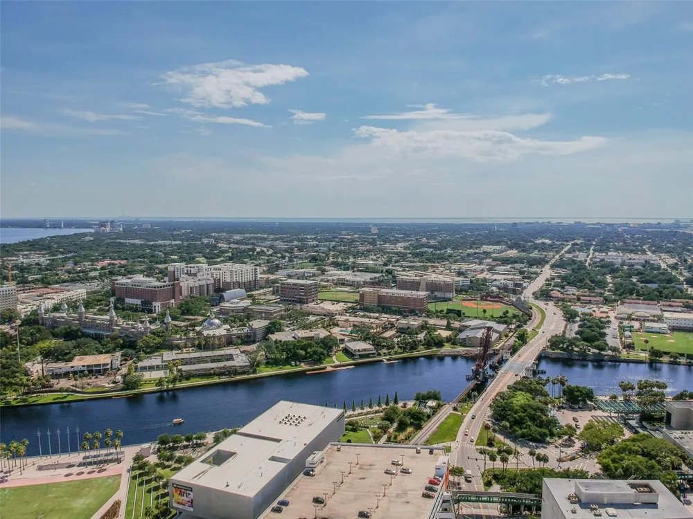 3017 W SPRUCE STREET Tampa, FL 33607