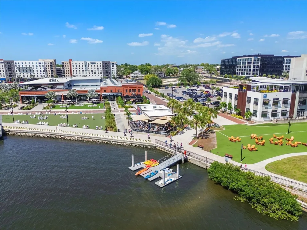 3017 W SPRUCE STREET Tampa, FL 33607