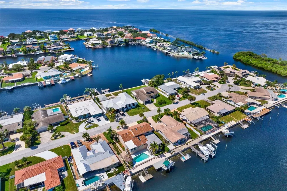 5532 PILOTS PLACE New Port Richey, FL 34652