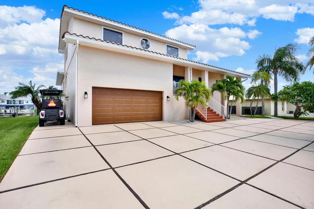 5532 PILOTS PLACE New Port Richey, FL 34652