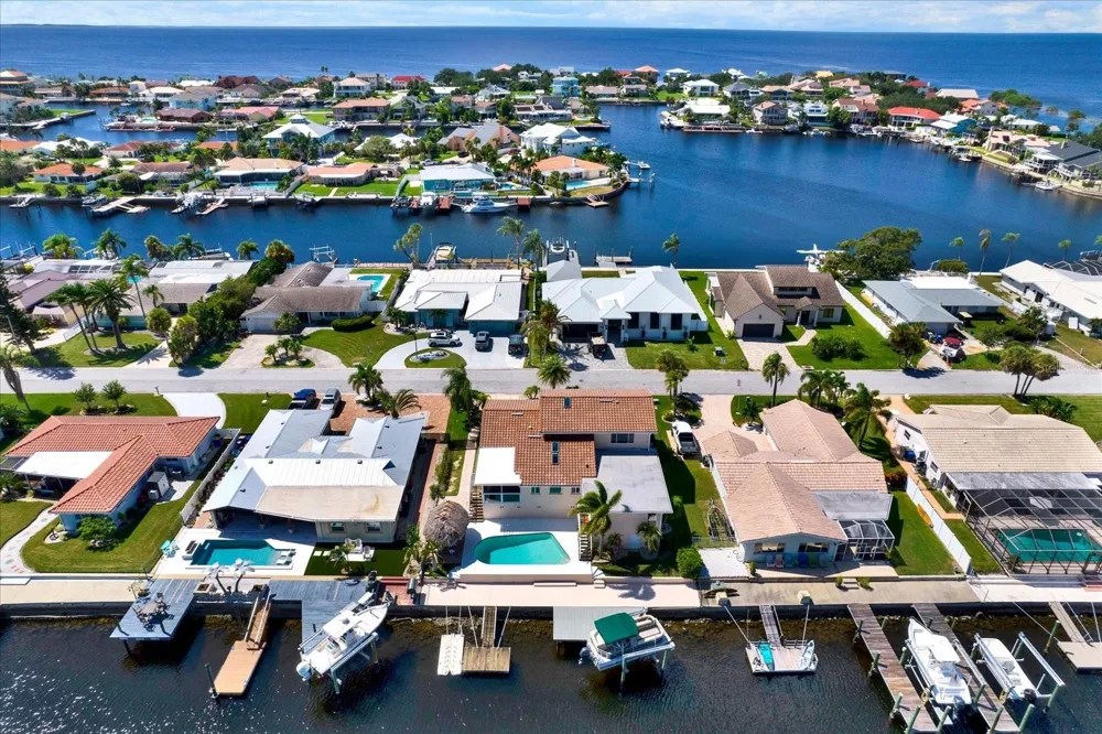 5532 PILOTS PLACE New Port Richey, FL 34652