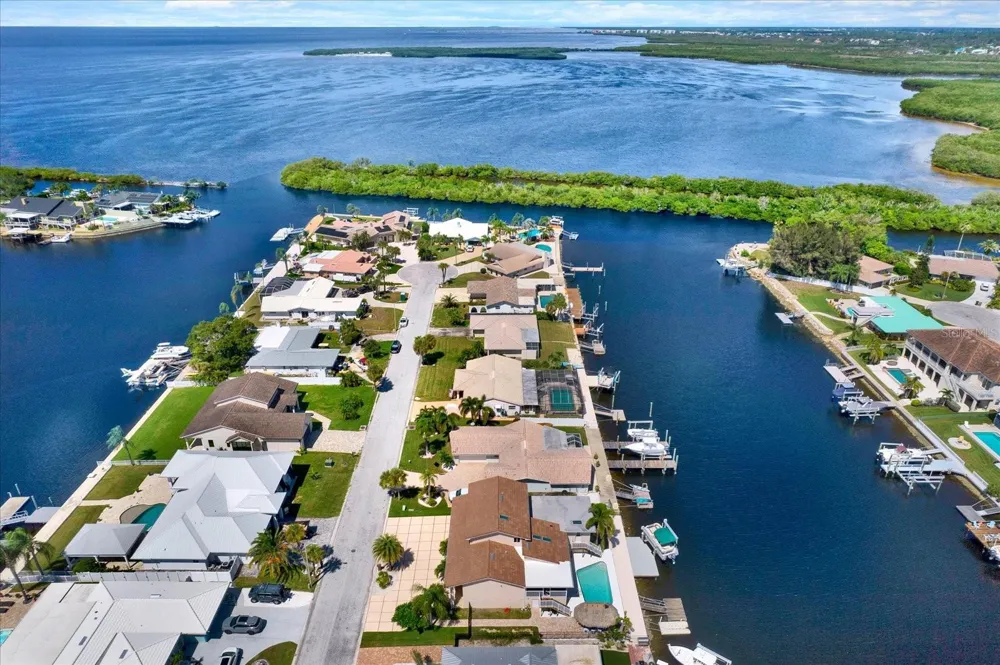 5532 PILOTS PLACE New Port Richey, FL 34652