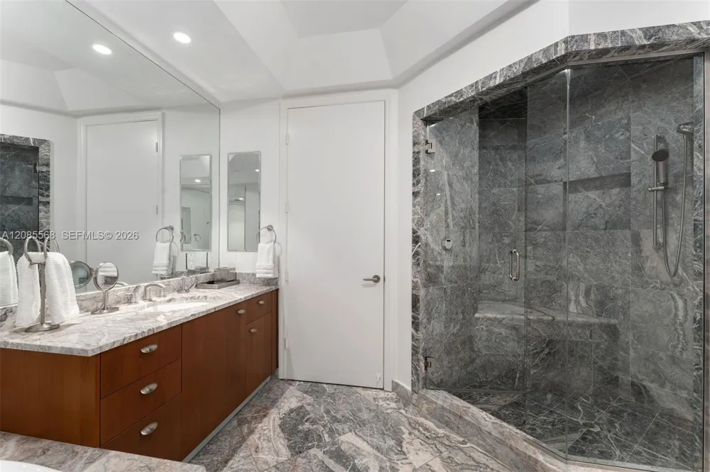16047 Collins Ave #2502 Sunny Isles Beach, FL 33160