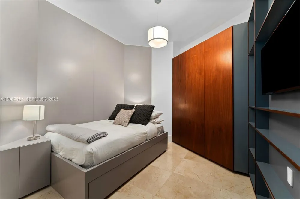 16047 Collins Ave #2502 Sunny Isles Beach, FL 33160