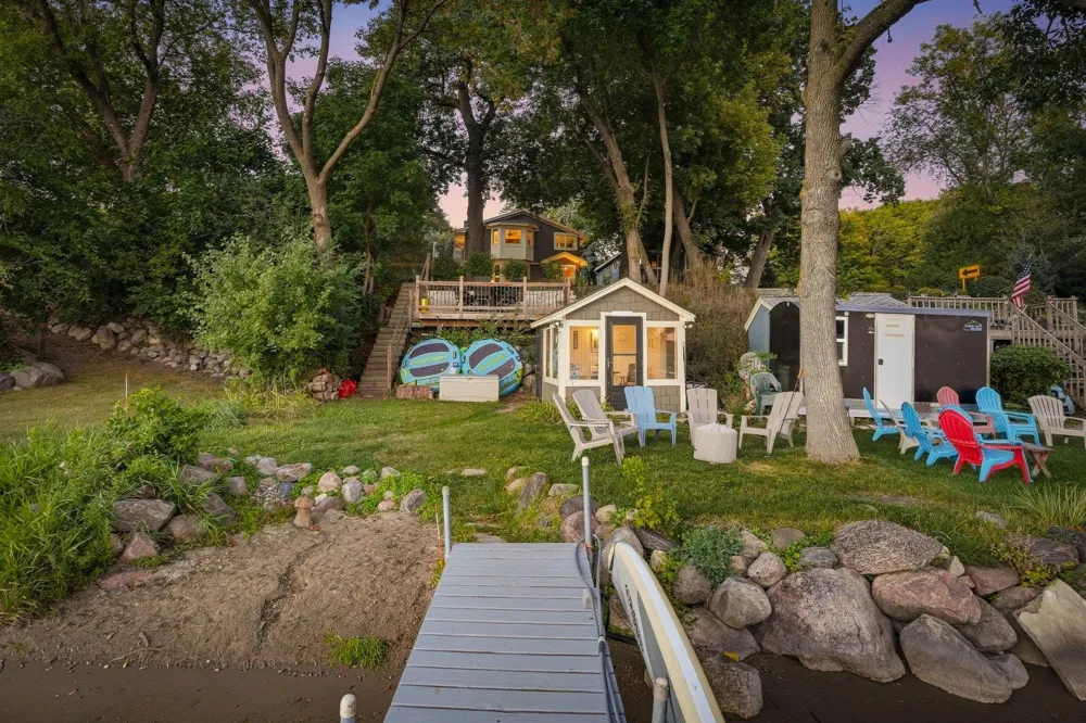 510 Pleasant View Road Chanhassen, MN 55317
