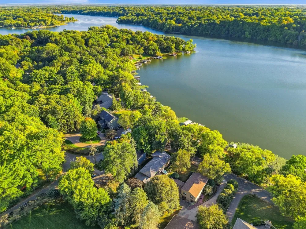 510 Pleasant View Road Chanhassen, MN 55317