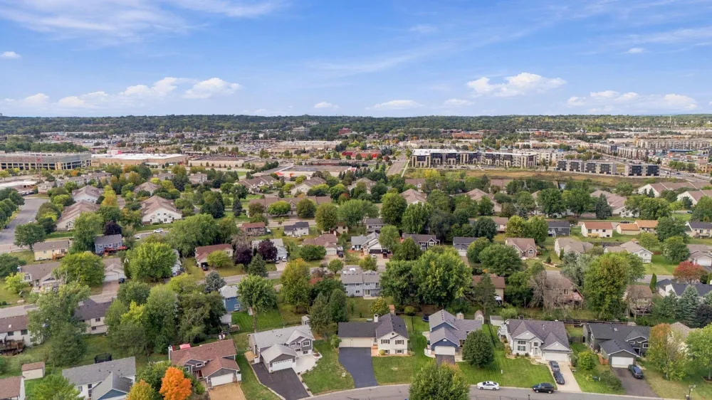 7163 158th Street W Apple Valley, MN 55124