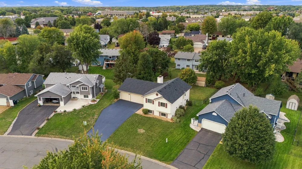 7163 158th Street W Apple Valley, MN 55124