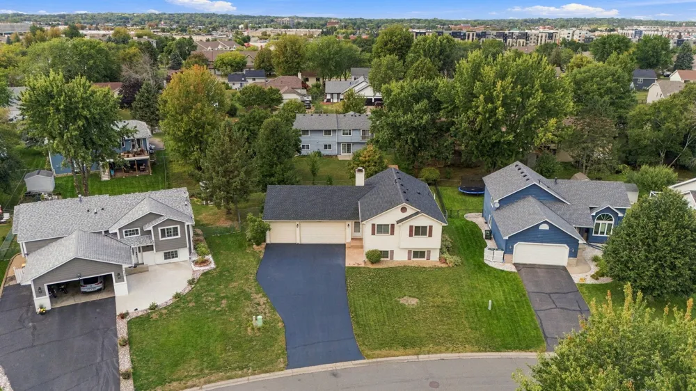 7163 158th Street W Apple Valley, MN 55124