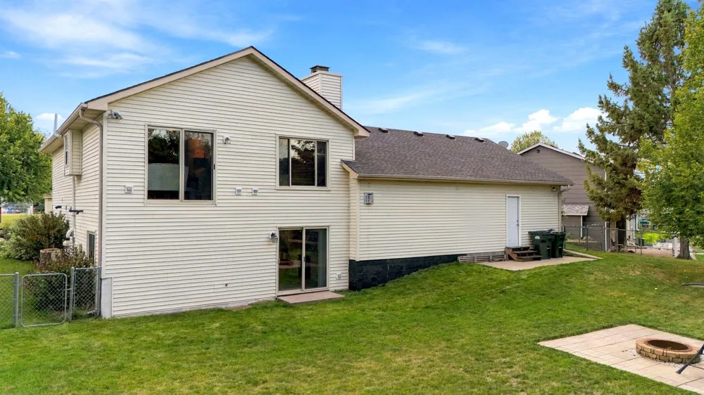 7163 158th Street W Apple Valley, MN 55124
