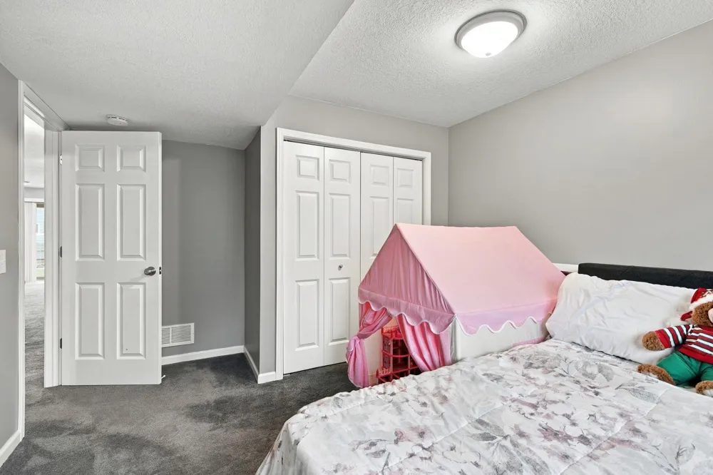 7163 158th Street W Apple Valley, MN 55124