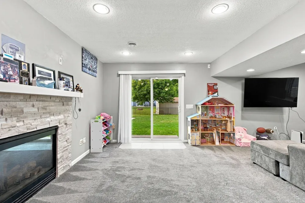 7163 158th Street W Apple Valley, MN 55124
