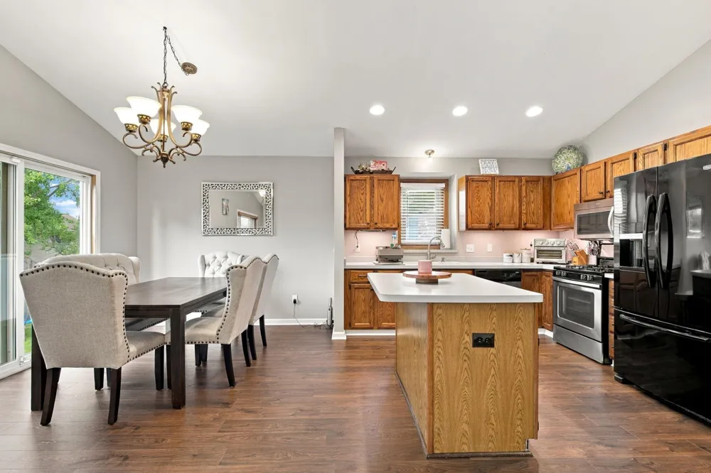 7163 158th Street W Apple Valley, MN 55124