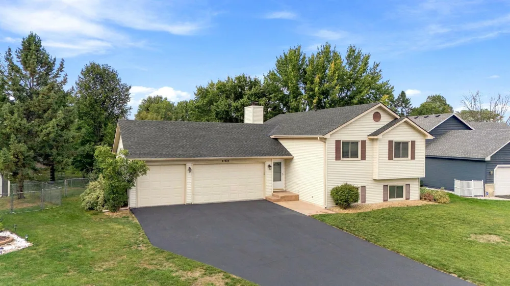 7163 158th Street W Apple Valley, MN 55124