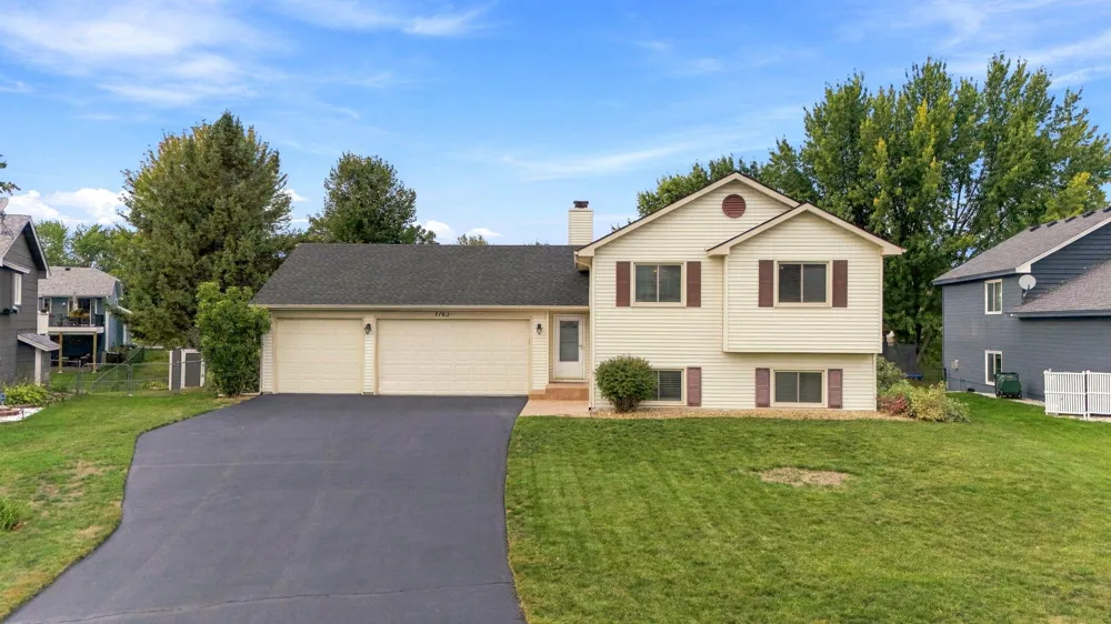 7163 158th Street W Apple Valley, MN 55124