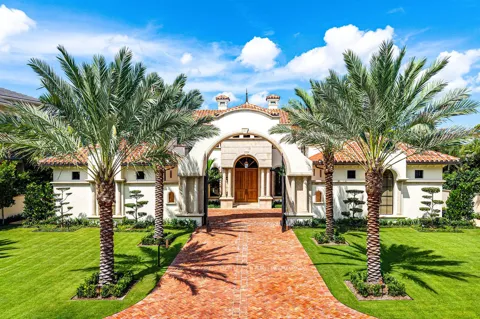 2055 Royal Palm Way