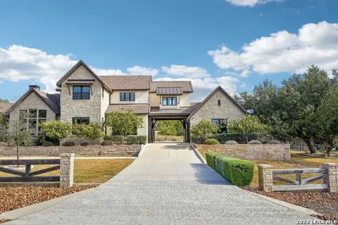 1760 Royal Pt