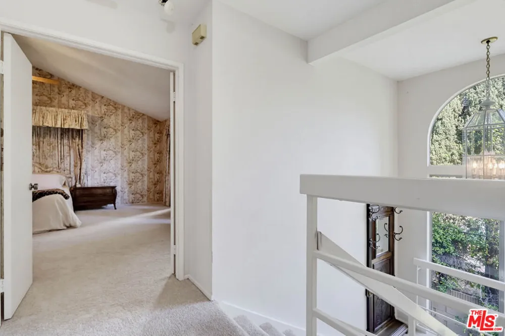 5339 Coldwater Canyon Avenue #B Los Angeles, CA 91401