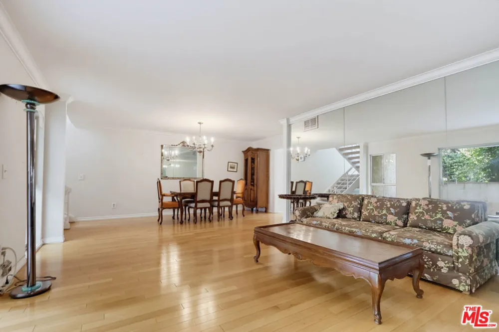 5339 Coldwater Canyon Avenue #B Los Angeles, CA 91401