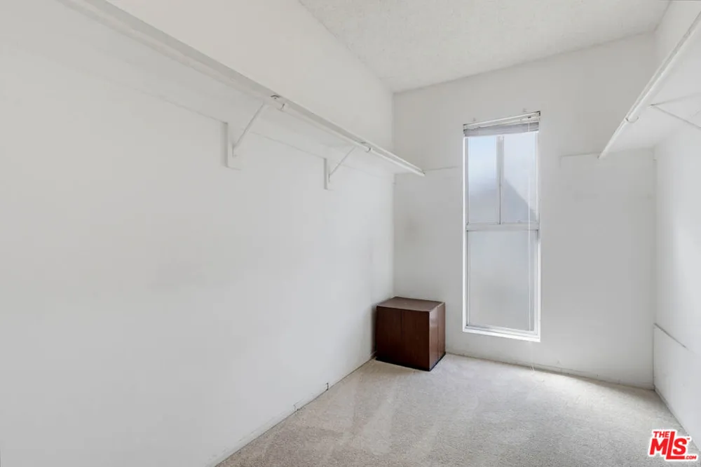 5339 Coldwater Canyon Avenue #B Los Angeles, CA 91401