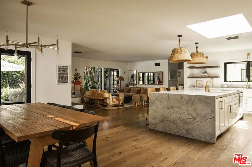 2630 Laurel Pass Los Angeles, CA 90046