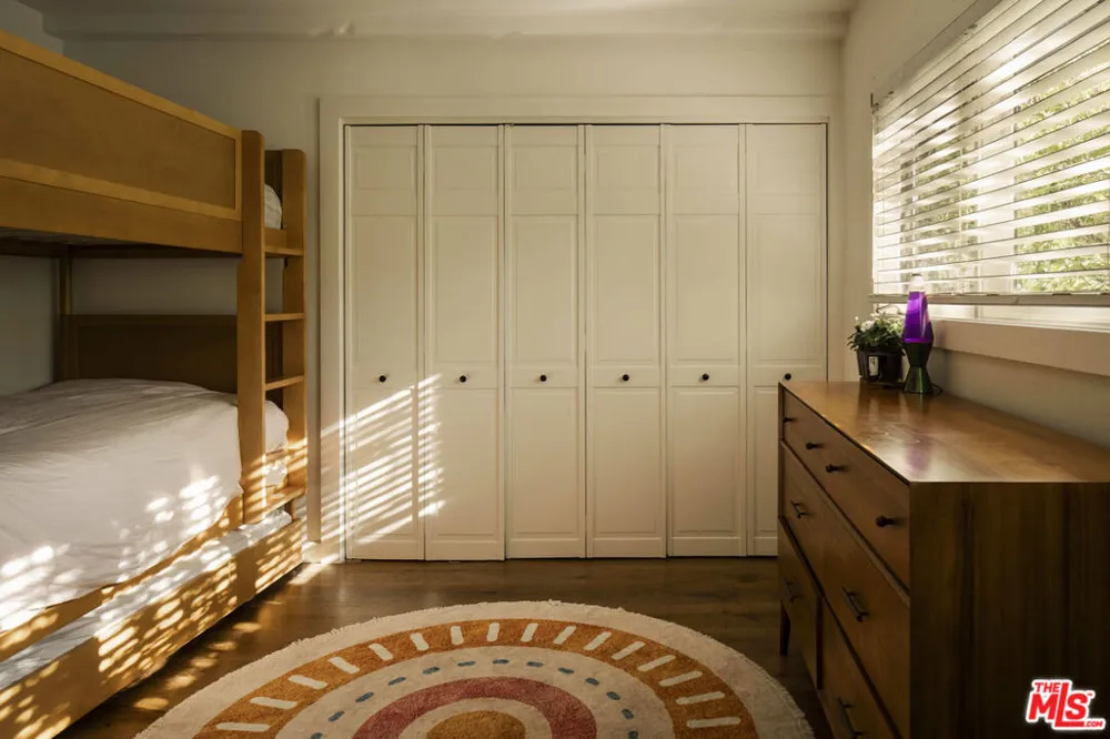 2630 Laurel Pass Los Angeles, CA 90046