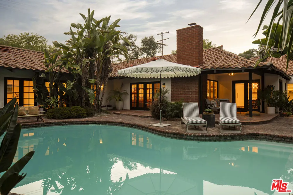 2630 Laurel Pass Los Angeles, CA 90046