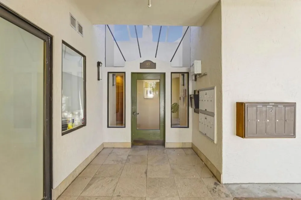 165 Forest Avenue #2C Palo Alto, CA 94301